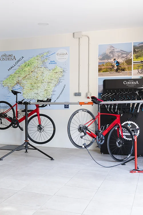 Workshop services for cyclists Workshop for cyclists at hotel Condesa