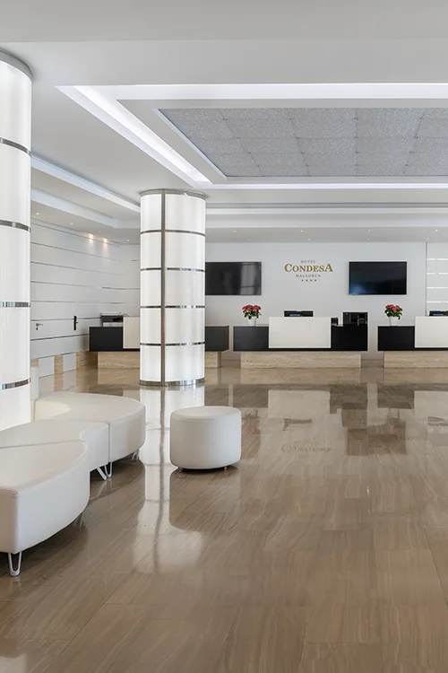 Reception at hotel Condesa Reception services at hotel Condesa